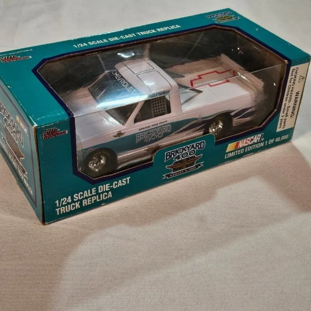 NASCAR Brickyard 400 August 5 1995 1:24 Scale Die Cast Official Pace Truck - NIB